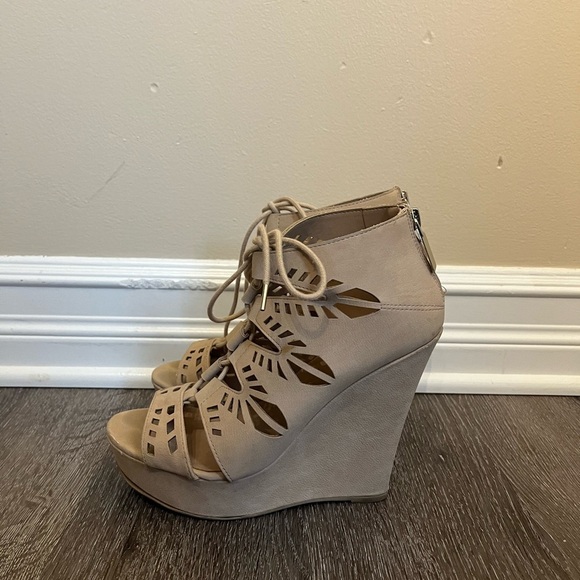 Platform Heels - Picture 8 of 8